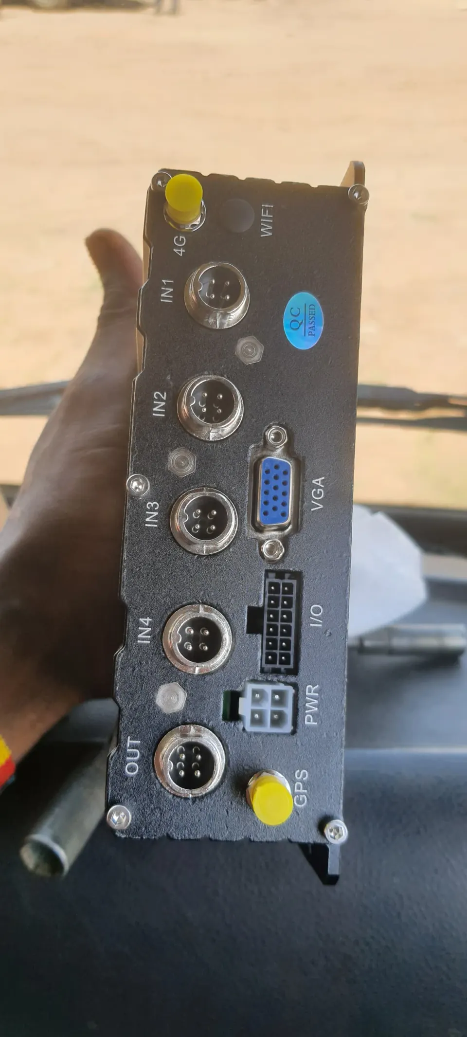 MDVR camera and power connections